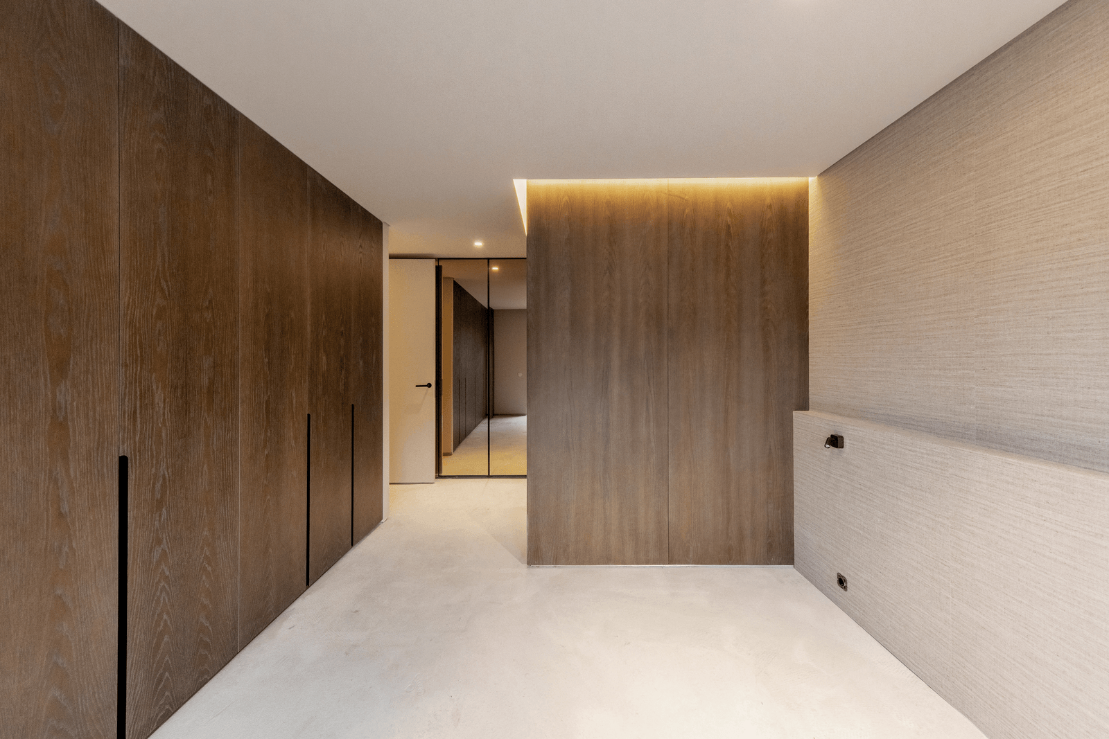 ELEGANT & TIMELESS DUPLEX